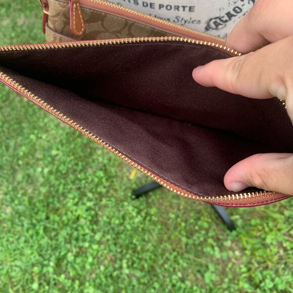 NWOT Coach Crossbody monogrammed purse with adjustable strap - Picture 6 of 14